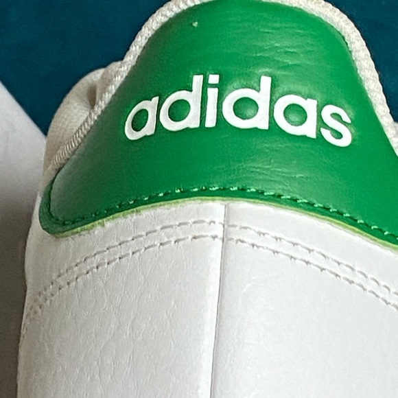 Like New! Mens Adidas Cloud-foam Comfort Sneakers - Picture 3 of 9